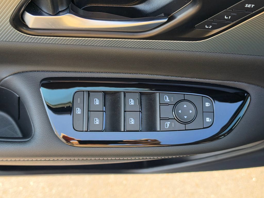 Used 2026 Nissan Murano SL AWD/4WD image 14