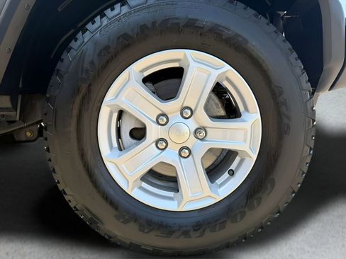 Used 2020 Jeep Wrangler Unlimited Sport S AWD/4WD image 23