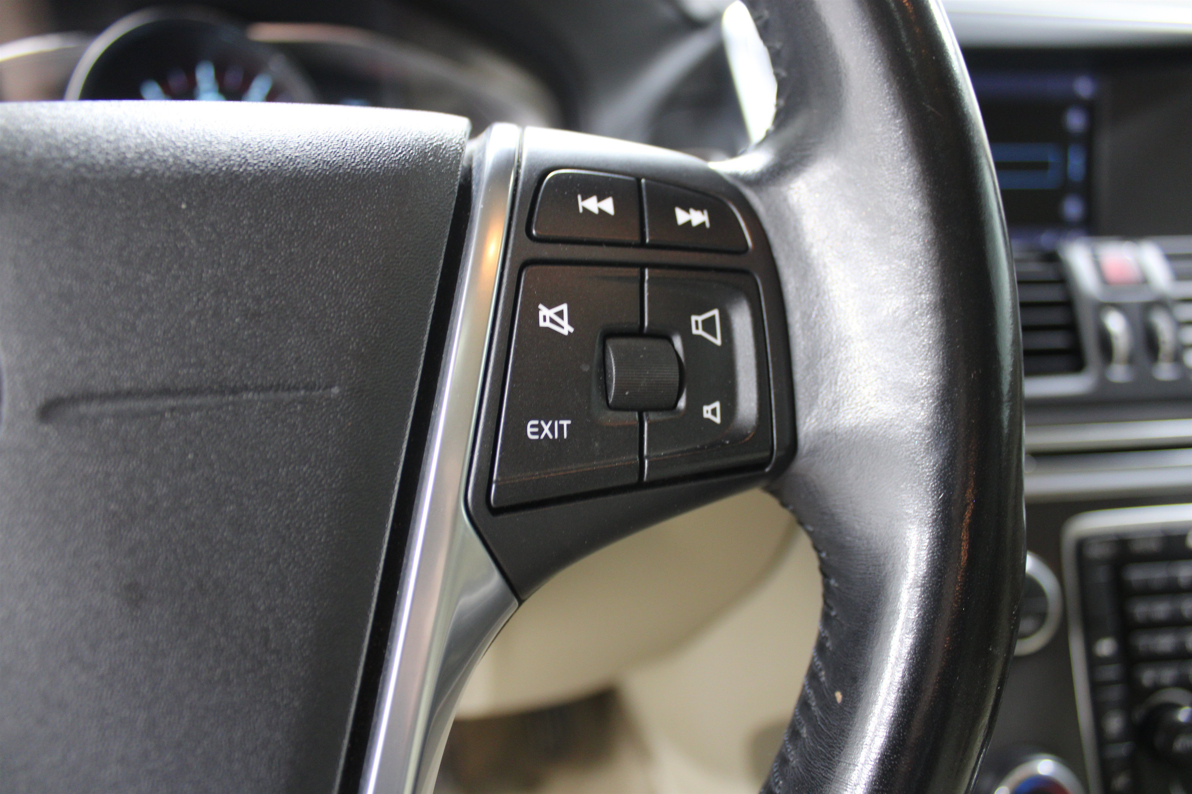 Used 2015 Volvo XC60 T5 Premier Plus FWD image 20