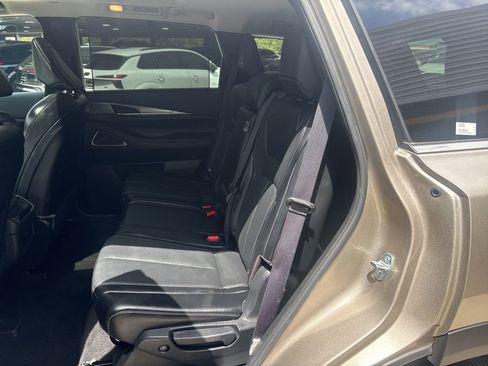 Used 2025 INFINITI QX60 Luxe w/ Vision Package image 14