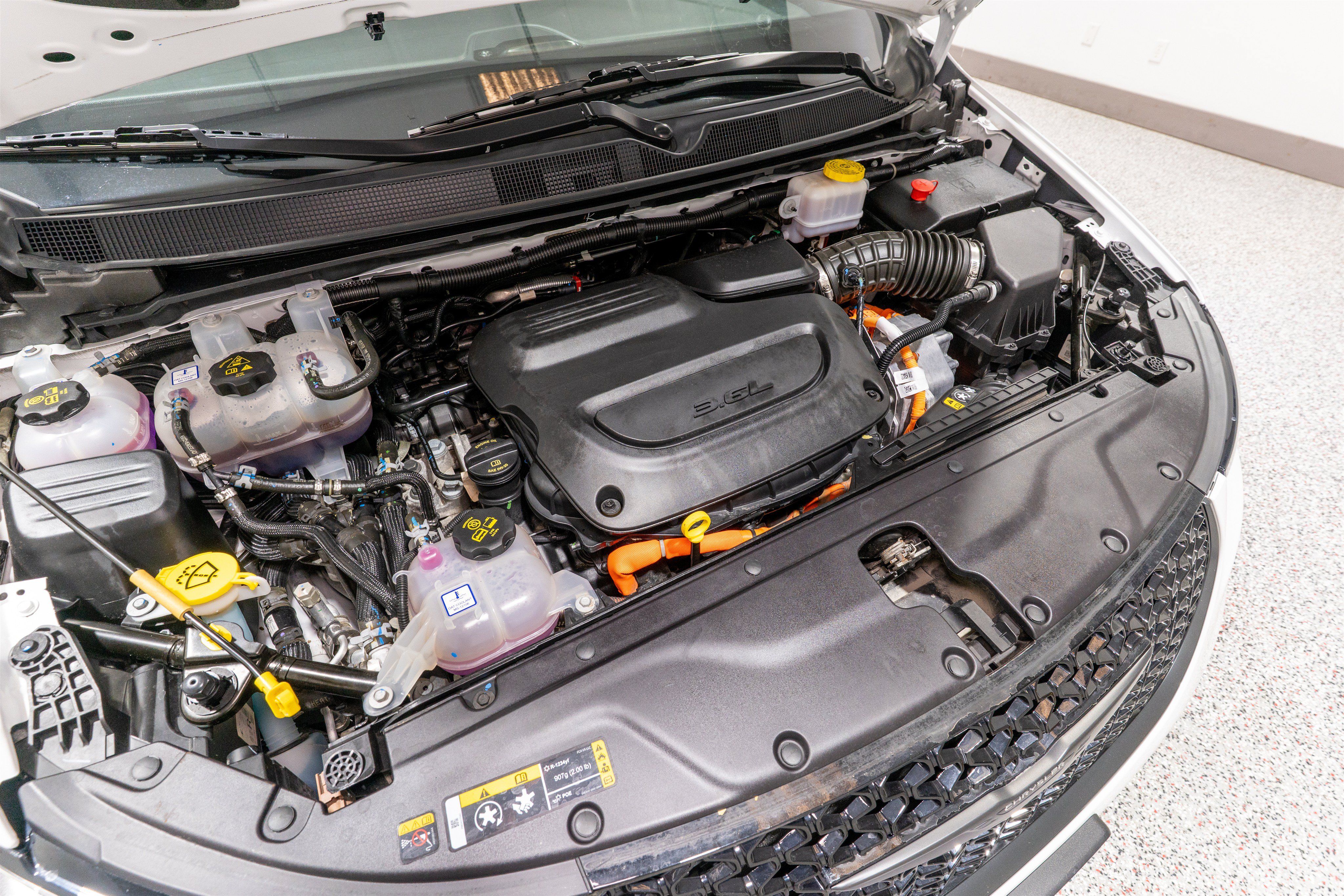 Used 2024 Chrysler Pacifica Limited FWD image 36
