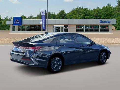 New 2026 Hyundai Elantra Sport image 8