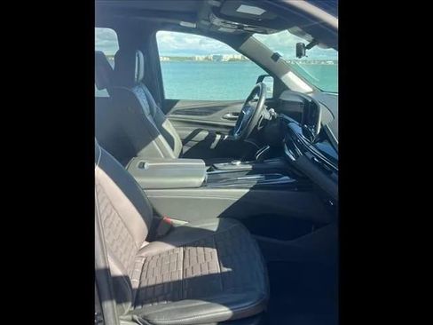 Used 2023 Cadillac Escalade ESV V image 10