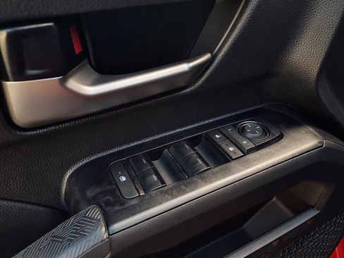 Certified 2025 Toyota Tacoma TRD Off-Road image 36