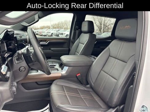 Used 2023 Chevrolet Silverado 1500 High Country w/ Technology Package image 21