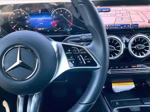 Certified 2025 Mercedes-Benz GLA 250 image 25
