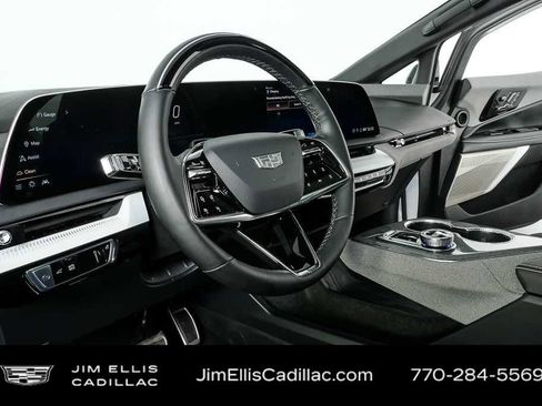 Certified 2025 Cadillac Optiq Luxury 2 w/ LPO, Floor Liner Package AWD/4WD image 3
