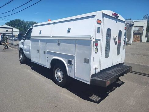 Used 2009 Ford E-350 and Econoline 350 Super Duty RWD image 7