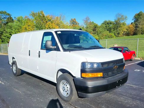 New 2025 Chevrolet Express 2500 Extended w/ Driver Convenience Package RWD image 15