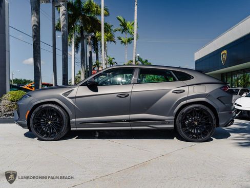 Used 2025 Lamborghini Urus SE AWD/4WD image 2