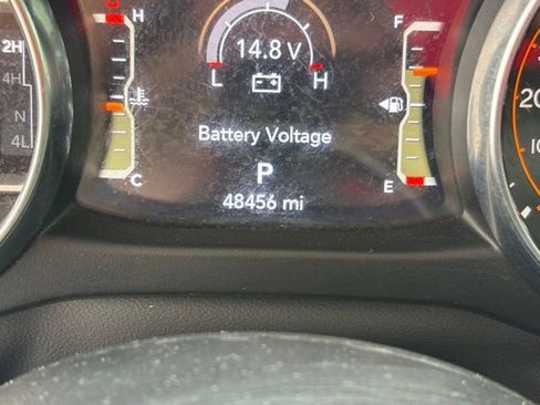 Used 2022 Jeep Gladiator Sport image 11