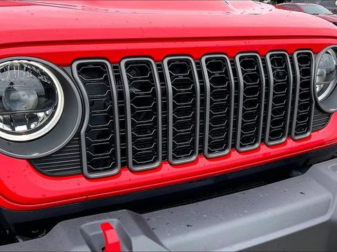 Used 2026 Jeep Wrangler Unlimited Rubicon AWD/4WD image 34