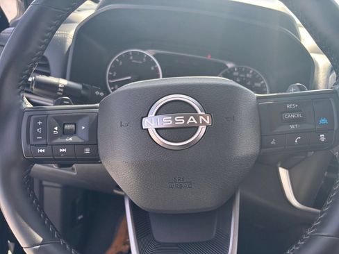 Used 2025 Nissan Rogue SV FWD image 28