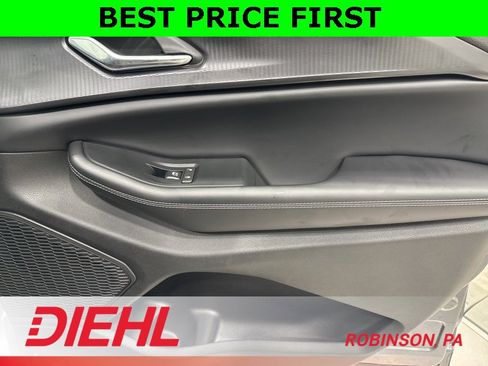 New 2025 Jeep Grand Cherokee Laredo X image 15