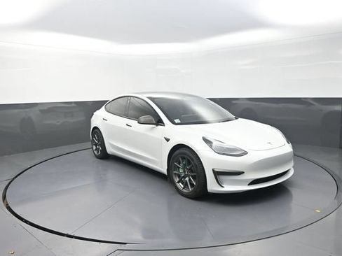 Used 2022 Tesla Model 3 Long Range AWD/4WD image 23