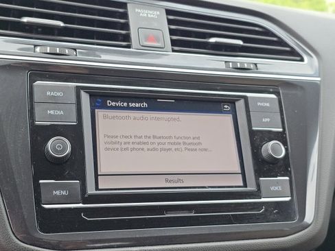 Used 2022 Volkswagen Tiguan S image 5