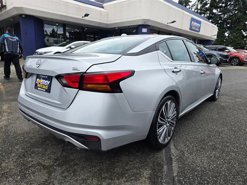 Used 2023 Nissan Altima 2.5 SL image 3