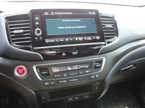 Used 2025 Honda Ridgeline TrailSport image 14
