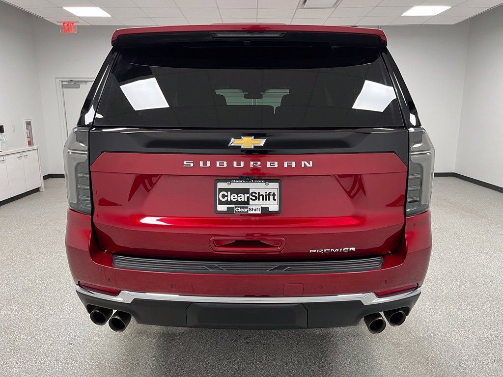 Used 2025 Chevrolet Suburban Premier AWD/4WD image 9