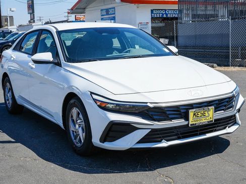 New 2025 Hyundai Elantra SE w/ Cargo Package image 5