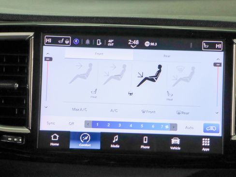 Used 2024 Chrysler Pacifica Touring-L FWD image 19