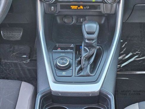 Used 2020 Toyota RAV4 XLE image 12