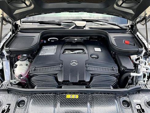 New 2026 Mercedes-Benz GLS 580 4MATIC image 13