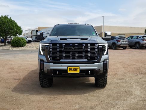 Used 2024 GMC Sierra 2500 Denali Ultimate AWD/4WD image 5