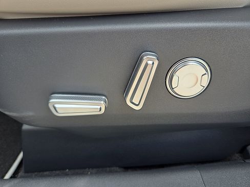 New 2026 Lincoln Nautilus Premier image 15