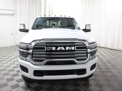 New 2025 RAM 2500 Laramie image 31