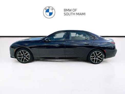 Used 2023 BMW 740i w/ Parking Assistance Package RWD image 4