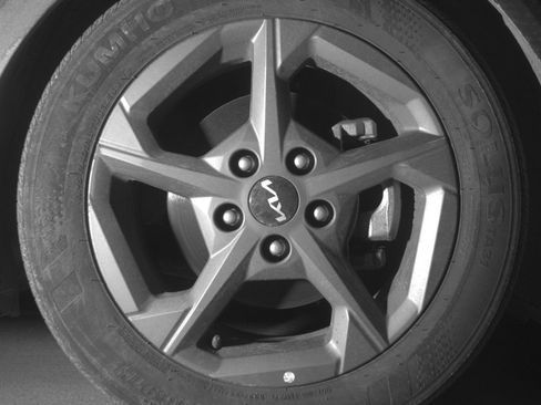 Used 2025 Kia K4 FWD image 13