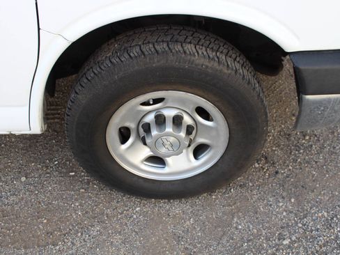 Used 2015 Chevrolet Express 3500 RWD image 24