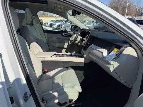 New 2026 Volvo XC60 T8 Ultra w/ Protection Package Premier image 11