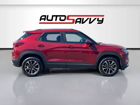 Used 2024 Chevrolet TrailBlazer LT w/ LT Cold Weather Package FWD image 8