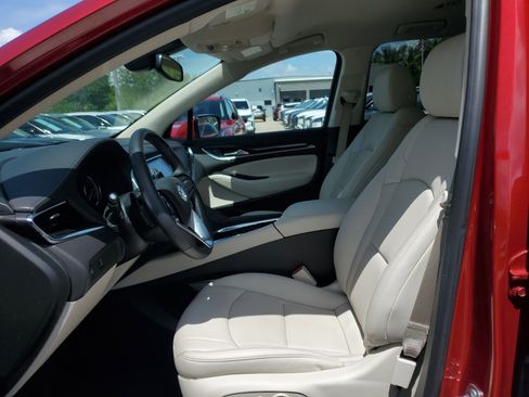 Used 2023 Buick Enclave Essence image 10