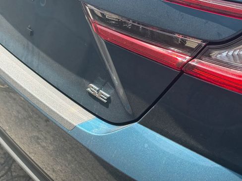 Used 2025 Toyota Camry SE w/ Convenience Package image 11