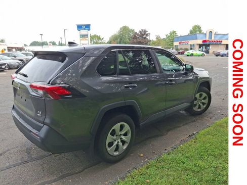 Used 2023 Toyota RAV4 LE AWD/4WD image 5