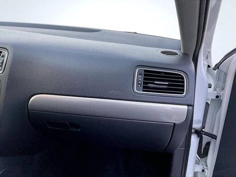 Used 2017 Volkswagen Jetta SE image 17