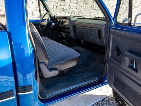Used 1992 Dodge D/W Truck 250 image 33