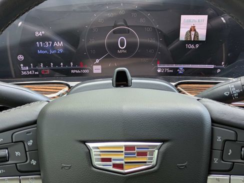 Used 2024 Cadillac Escalade ESV Premium Luxury w/ Performance Package AWD/4WD image 29