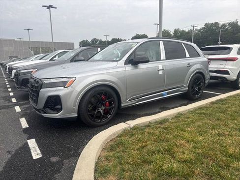 New 2026 Audi SQ7 Prestige AWD/4WD image 2