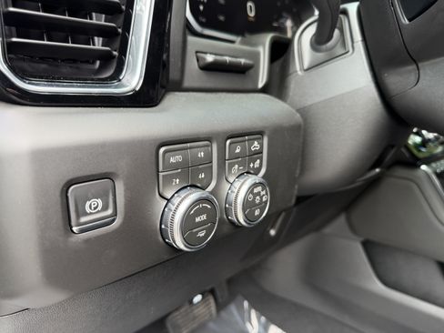 New 2026 GMC Sierra 2500 Denali w/ Denali Reserve Package AWD/4WD image 19