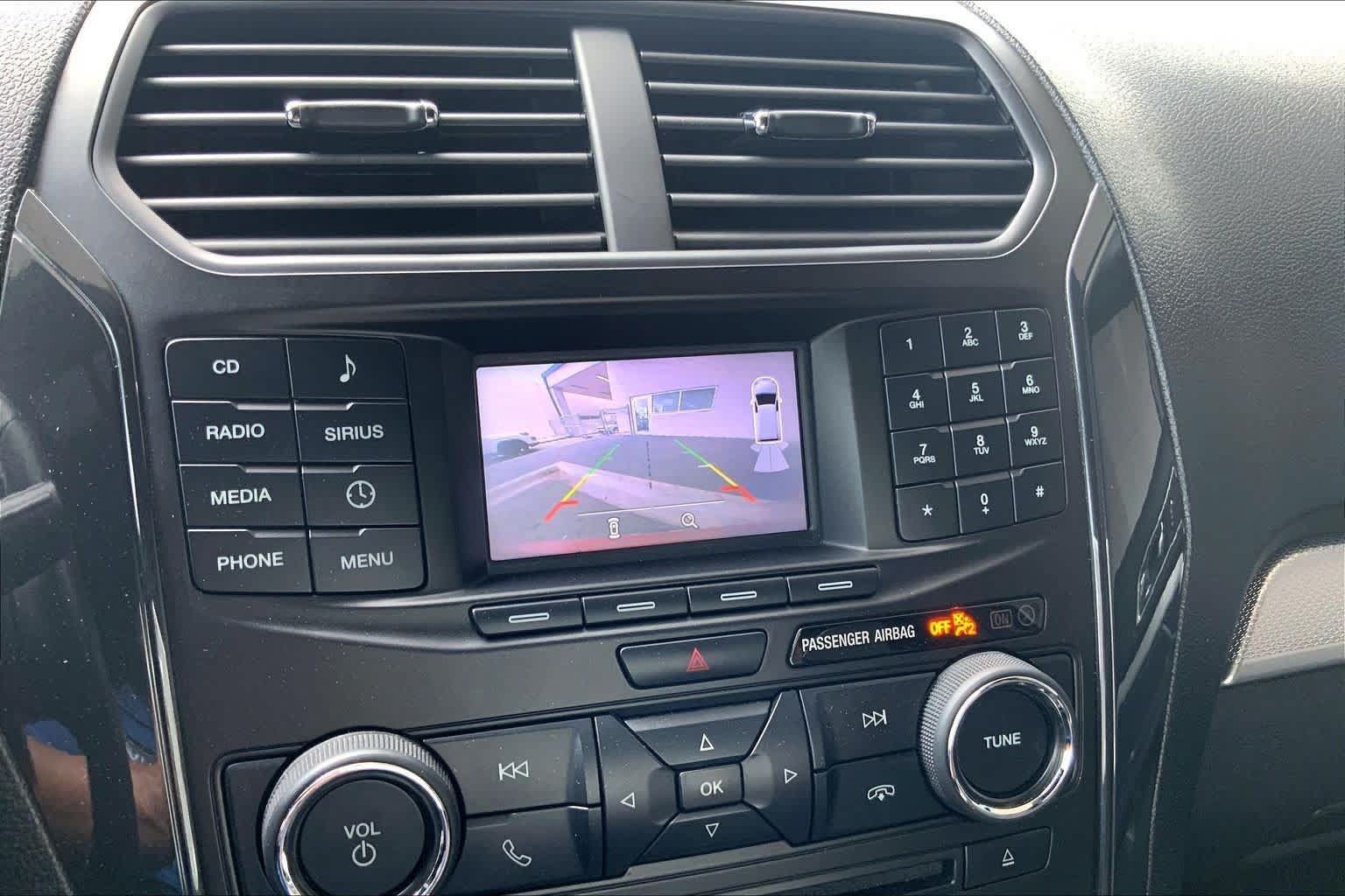 Used 2017 Ford Explorer XLT FWD image 25