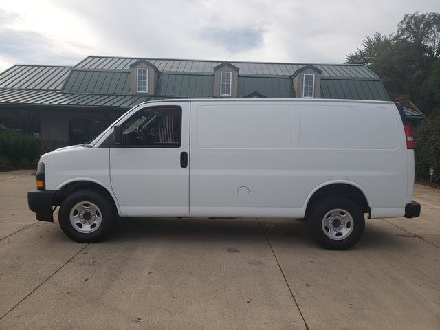 Used 2018 Chevrolet Express 2500 w/ Driver Convenience Package RWD image 11