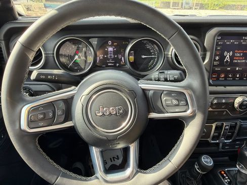 Used 2023 Jeep Wrangler Unlimited Sahara w/ Cold Weather Group AWD/4WD image 11