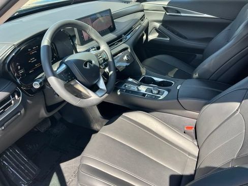 Certified 2026 INFINITI QX60 Luxe w/ Cargo Package FWD image 13