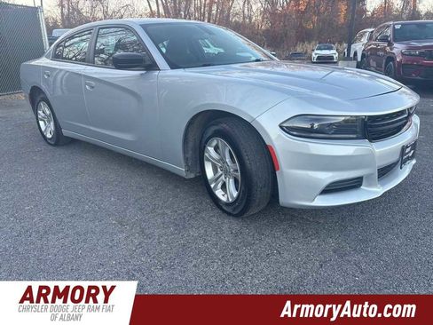 Used 2023 Dodge Charger SXT image 3