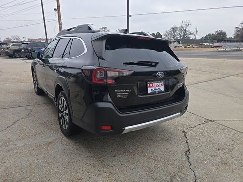 Used 2023 Subaru Outback Touring image 8