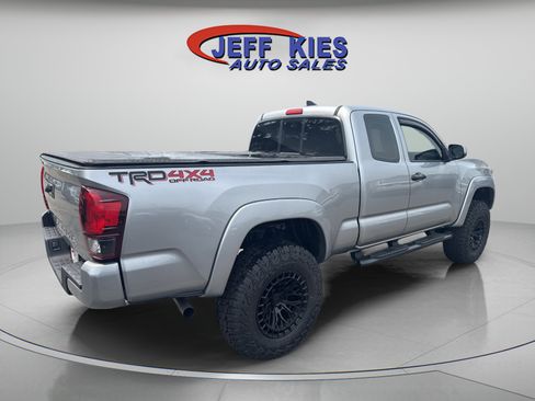 Used 2018 Toyota Tacoma SR w/ SR Convenience Package AWD/4WD image 5